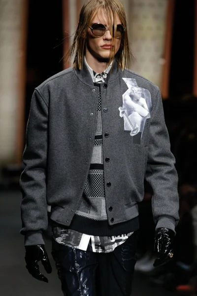 Look 49